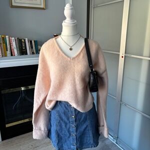 American Vintage Wmns Blush Pink V-Neck Sweater Size M Soft  Cozy Knit Pullover